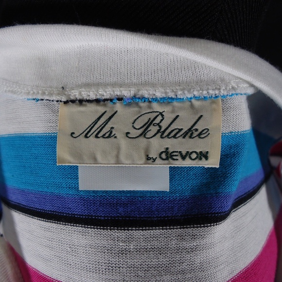 VTG Ms Blake by Devon Henley Style Striped V-Neck - Picture 8 of 8